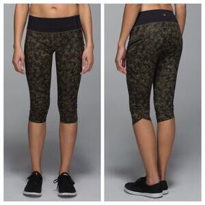 Lululemon Run Top Speed Crop Size 10 Camo Full On Luxtreme Capri Leggings Lounge
